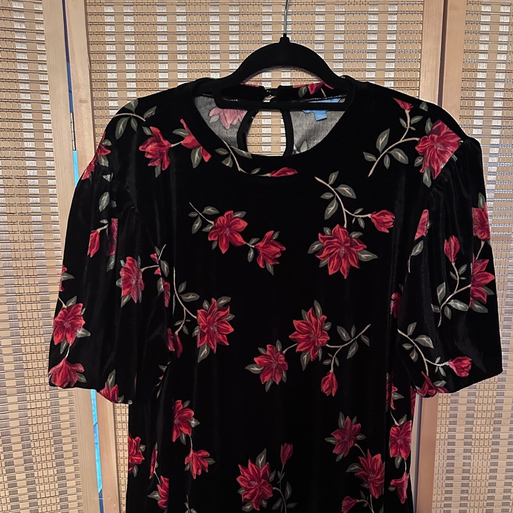 Draper James Velvet Shift Dress - Picture 2 of 6